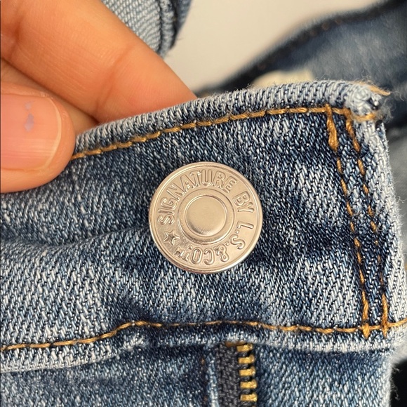 Signature by Levi Strauss Light Blue Flare Jeans - Picture 5 of 10